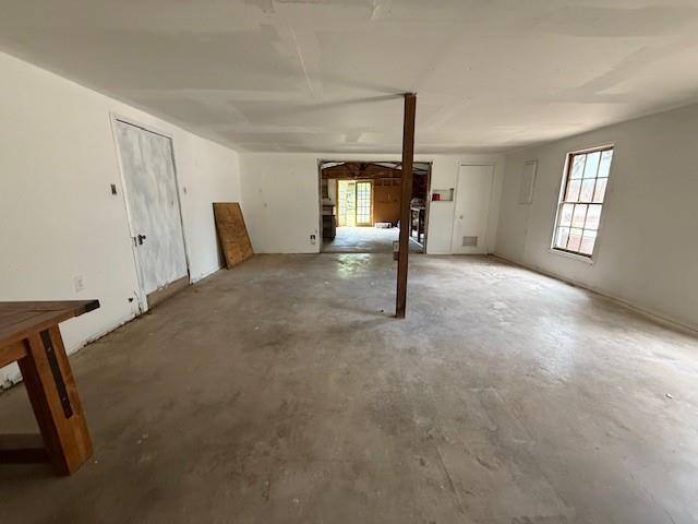 Building Photo - 2073 Highland Ave