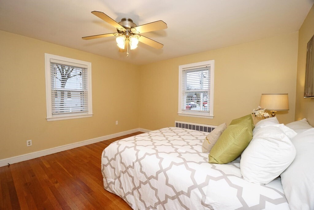 Downstairs bedroom - 136 Clay St