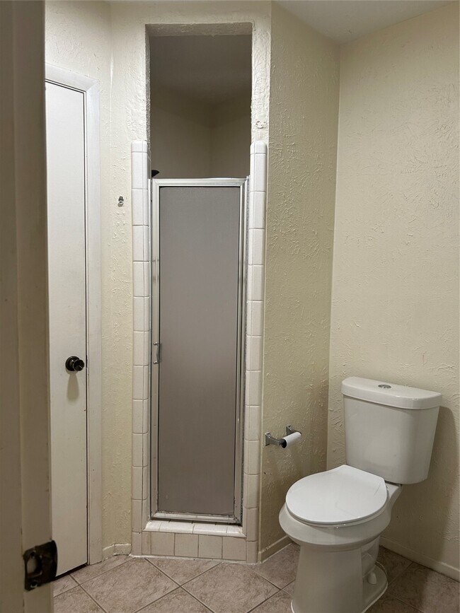 Building Photo - 707 Toby Ln