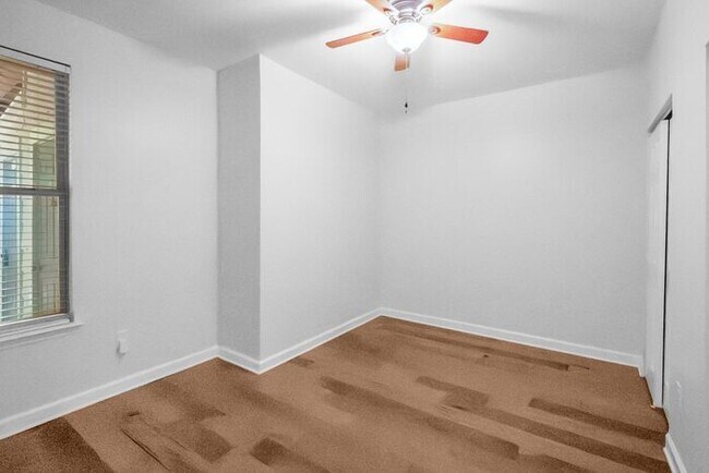 Building Photo - Waterfront Living at Its Finest - Beautifully Remodeled 3BR/2BA, 1st Floor, End Unit Condo on Lak...