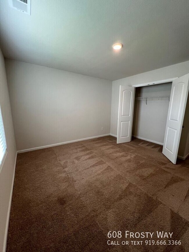 Building Photo - 608 Frosty Way