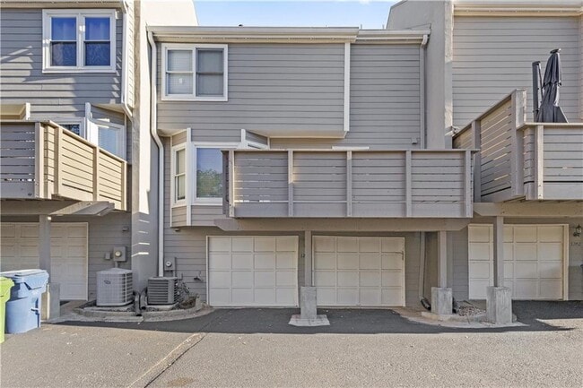 Building Photo - 1204 Defoor Ct NW