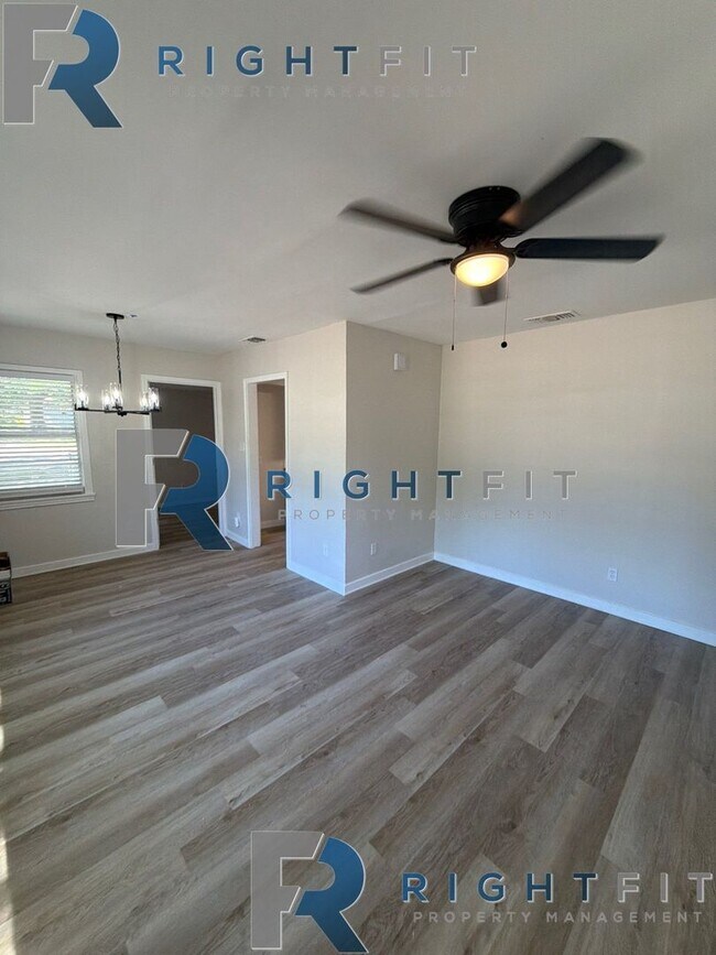 Building Photo - Newly Renovated Home in Texarkana
