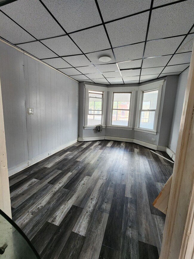 Building Photo - 105 Wilkinson Ave