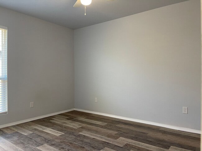 Building Photo - 3 bed 2 bath in Frenship ISD