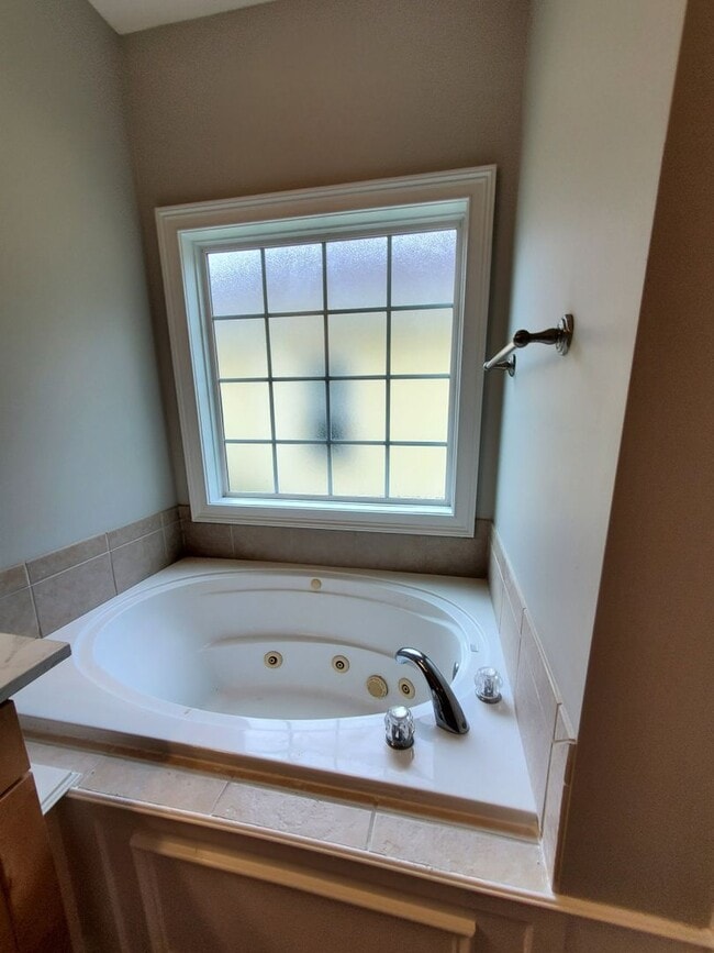 Building Photo - Stunning 3-Bedroom Home in the Heart of Ge...