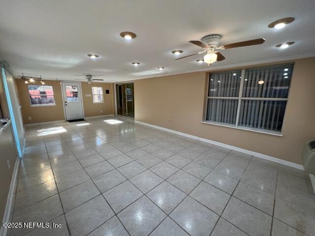 Building Photo - 2127 Forest Gate Dr W