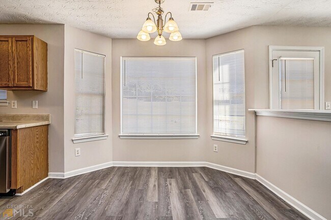 Building Photo - 1730 Bennett Dr