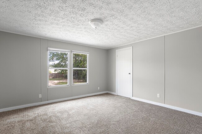 Building Photo - 11612 Independence Rd