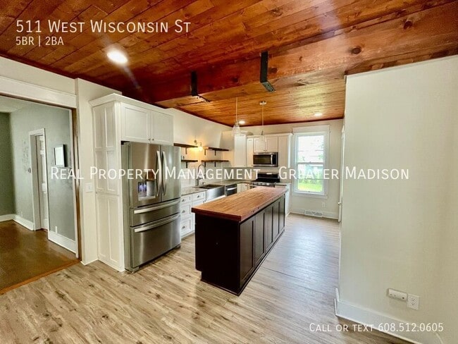 Building Photo - 511 W Wisconsin St