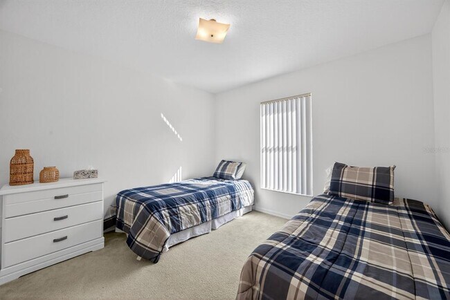 Building Photo - 355 High Point Dr