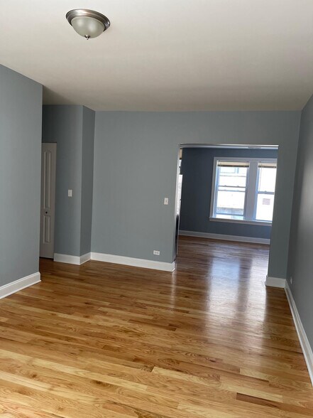 Building Photo - 1644 W Pratt Blvd