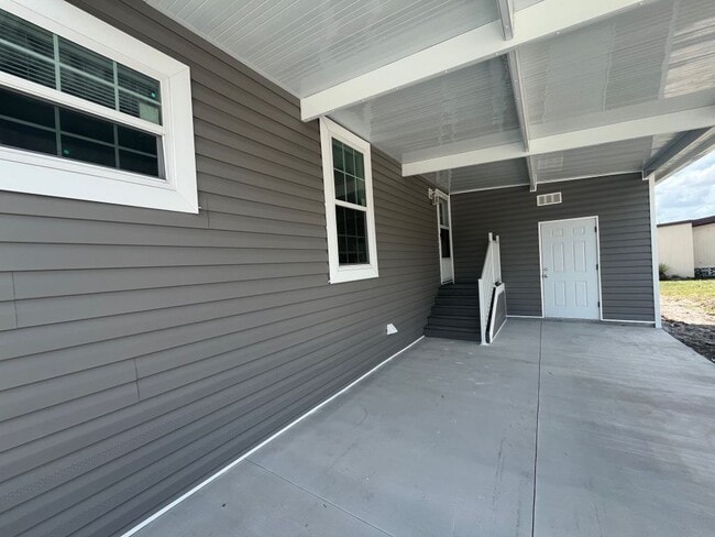 Building Photo - 587 Leopard Ln