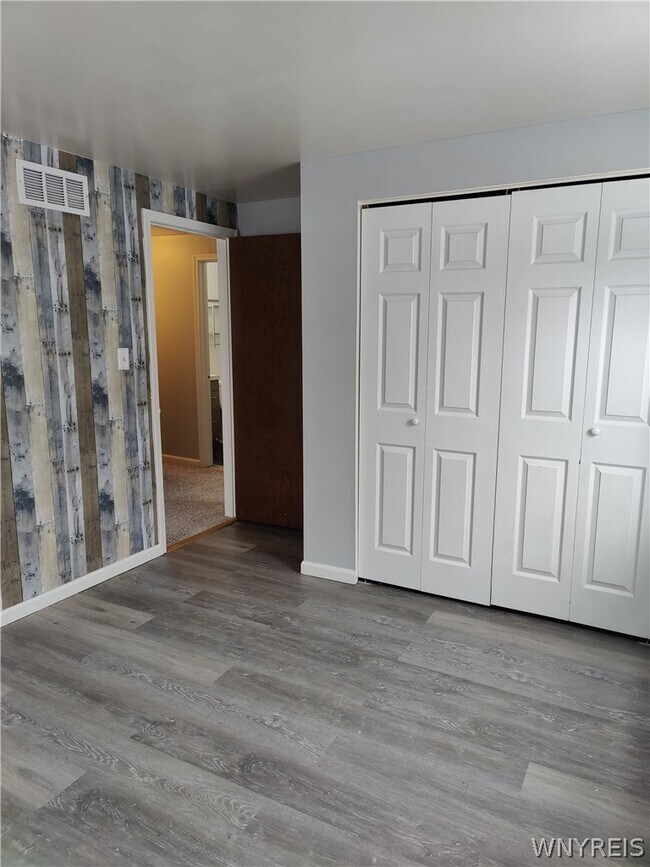 Building Photo - 32 Cascade Dr