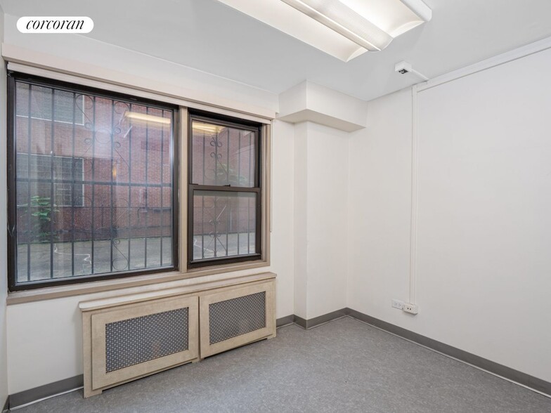 Building Photo - 333 E 34th St