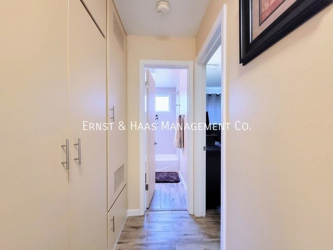 Building Photo - 21417 Rossford Ave