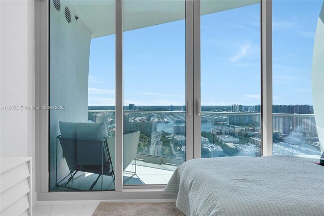 Building Photo - 16901 Collins Ave