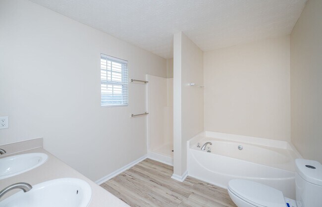 Building Photo - 705 Porter Ln