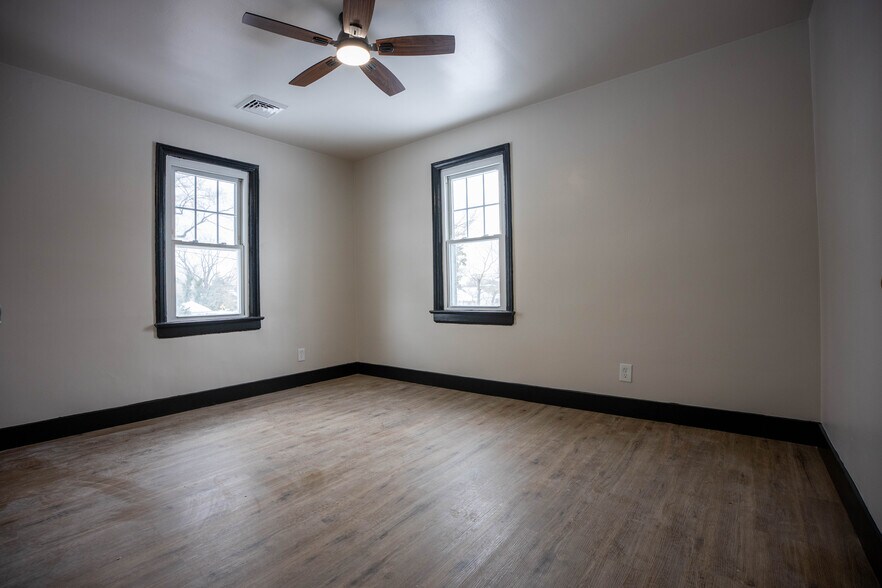 Master Bedroom - 111 E Garwood Ave