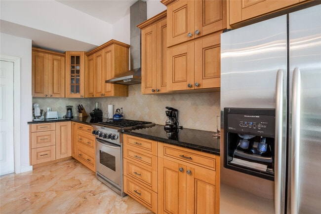 Building Photo - 2999 Banyan Rd