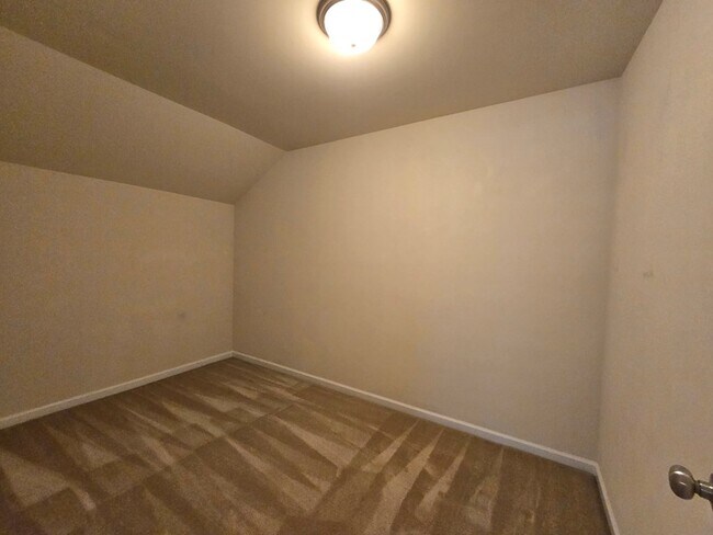 Building Photo - 1760 Musket Trail