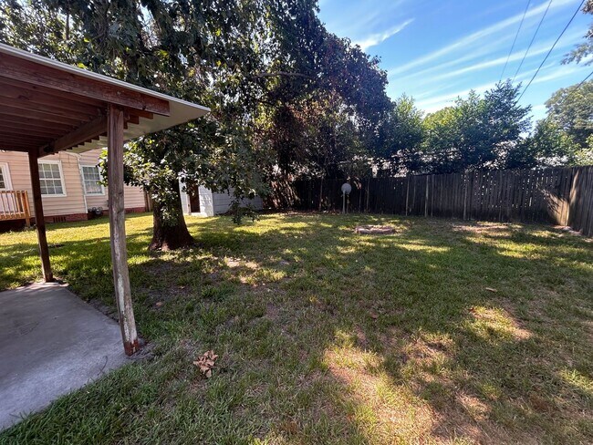 Building Photo - Charming 2 Bedroom Home in Hanahan's Highland Park neighborhood!