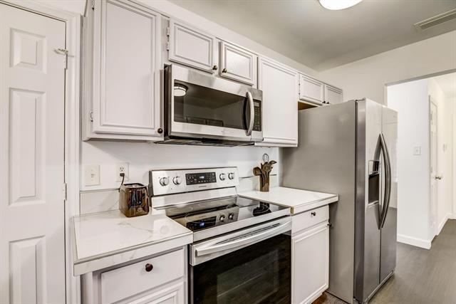 Building Photo - 4233 Glen Ridge Dr