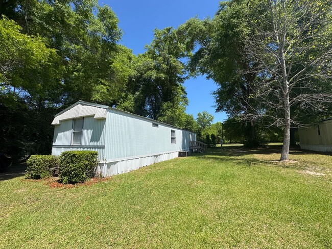 Building Photo - 2/2 singlewide in MH park in Greenwood, FL