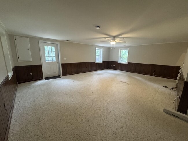 Building Photo - 250 Bobcat Ln