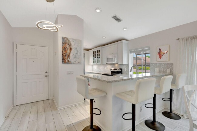 Building Photo - 15 Admirals Ct