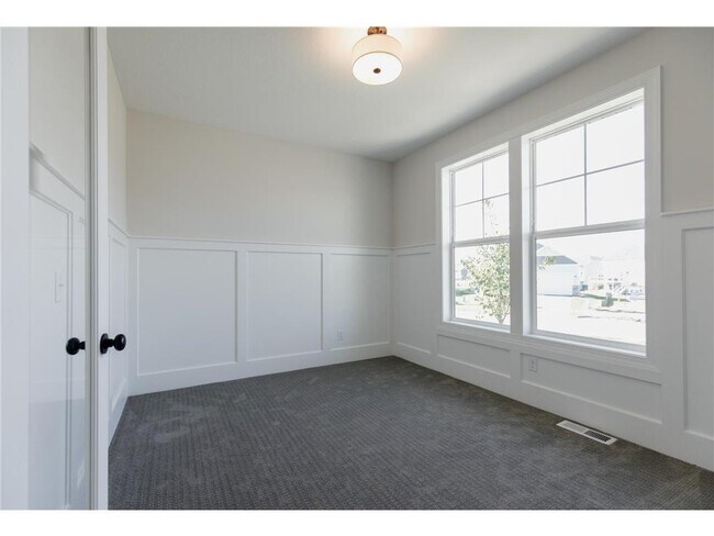 Building Photo - 4817 127th Cir NE