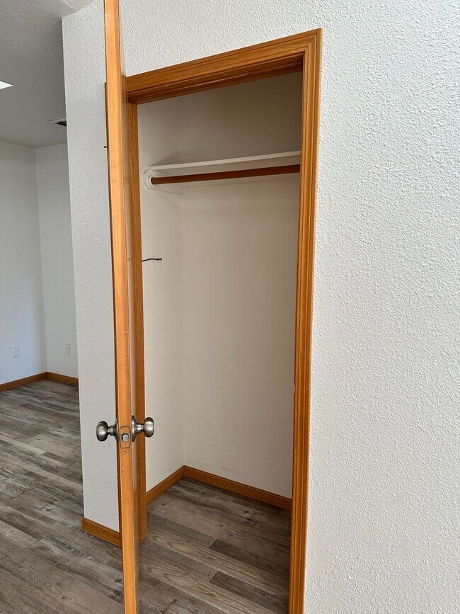 Building Photo - 1 Bedroom, 1 Bath Duplex – Sunny McKinleyville