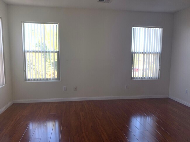 Building Photo - TWO STORY 4 BED 2.5 BATH HOME IN THE CACTUS SPRINGS GATED COMMUNITY