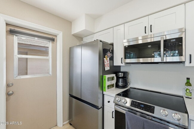 Building Photo - 2015 E Southern Ave