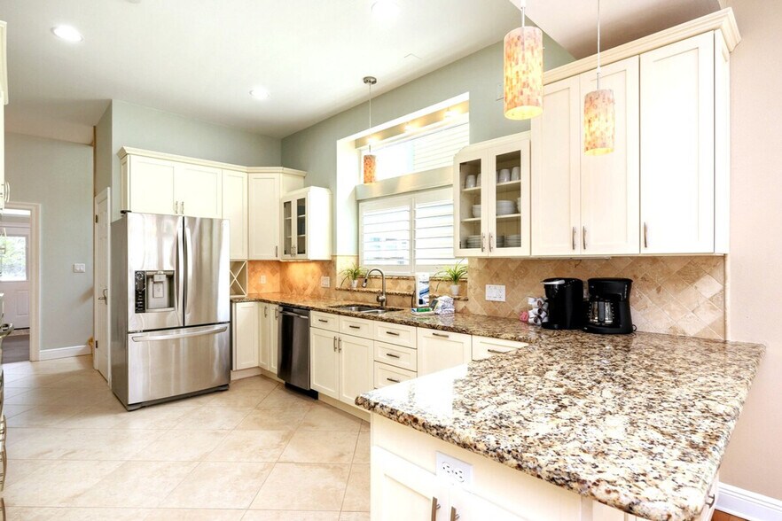 Building Photo - 82 Mark St