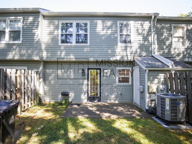 Building Photo - 1506 Honor Dr