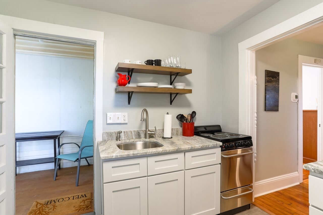 Building Photo - 1310 Hyman Ave