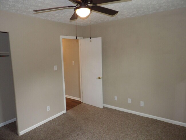 Building Photo - 218 Centennial Dr