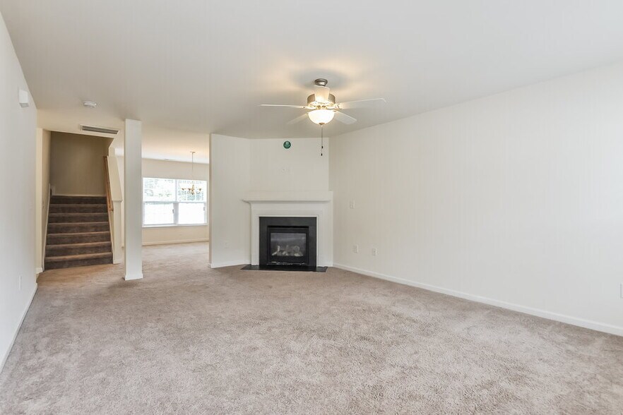 Building Photo - 4010 Watsonia Dr