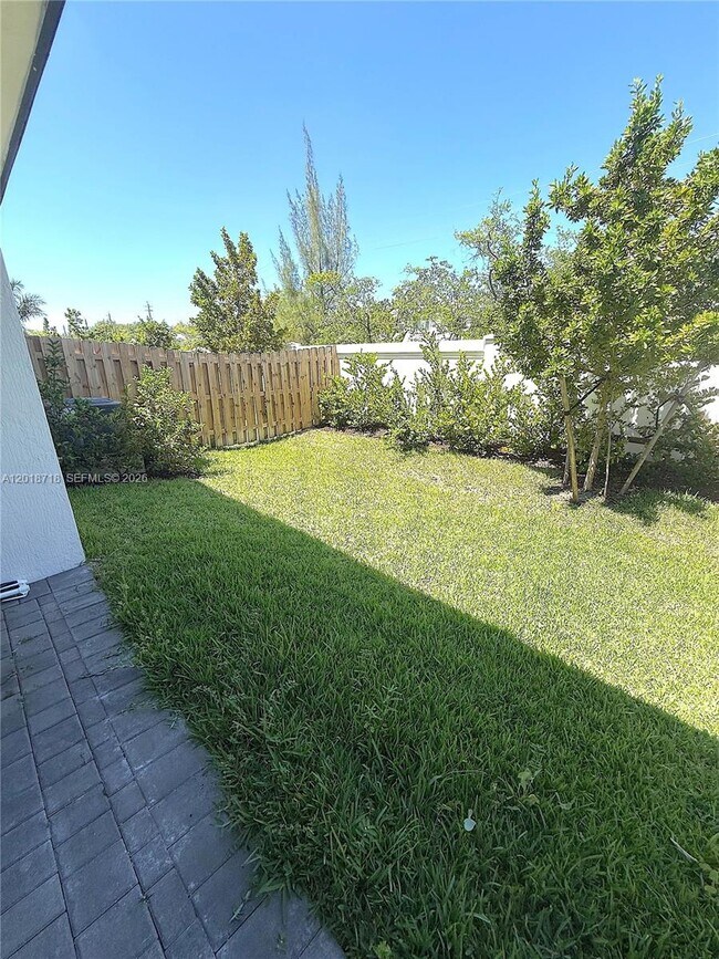 Building Photo - 4941 Oakmont Dr
