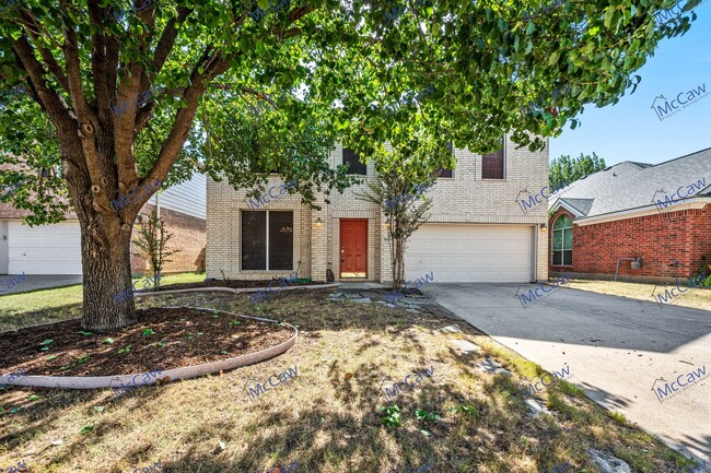 Building Photo - Spacious 4/2.5 Home in Fort Worth!