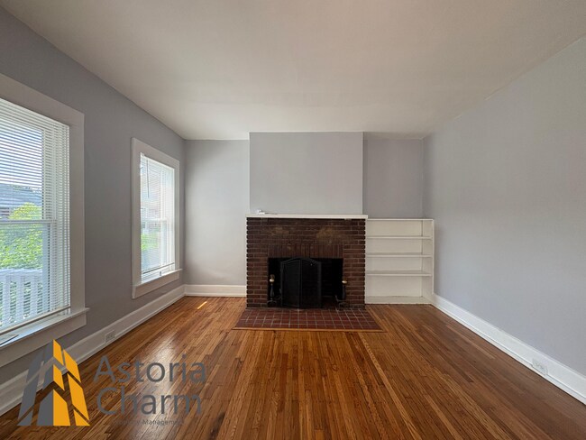 Building Photo - Updated 3 Bedroom with Fireplace and Fence...