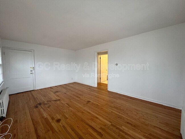 Building Photo - 20 N 5th Ave