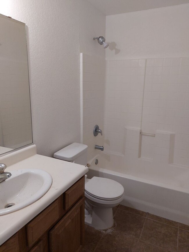 Building Photo - Great 3 Bedroom Home Off Mesa Grande