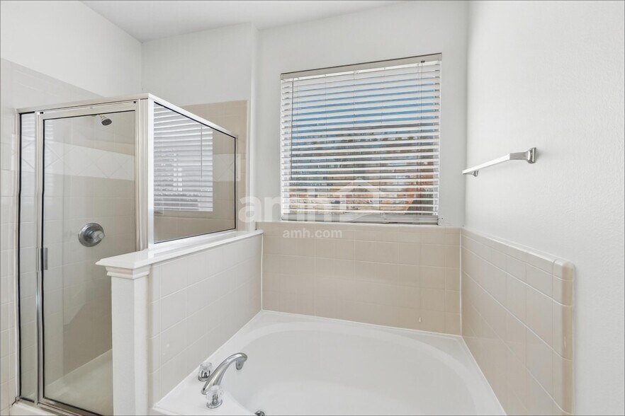 Building Photo - 2112 Lake Fork Ln