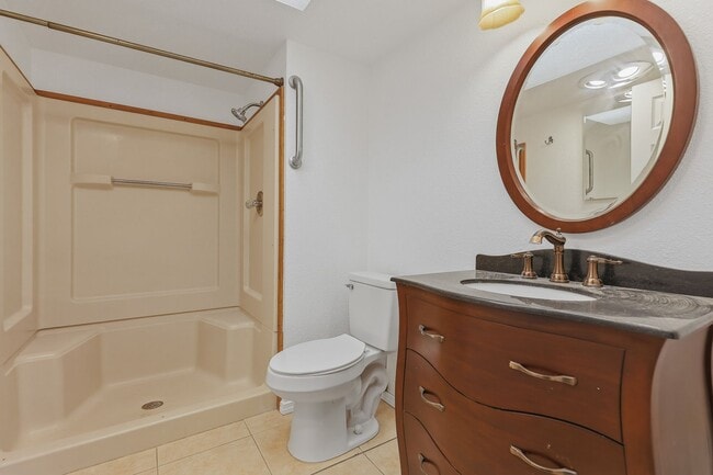 Building Photo - Three Bedroom Home with Bonus Room