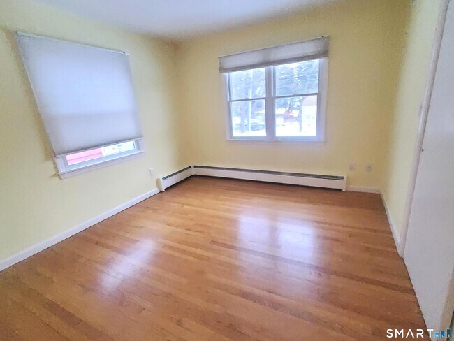 Building Photo - 42 County St