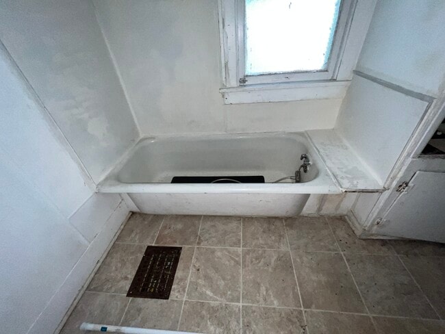 Building Photo - 920 S Maffit St