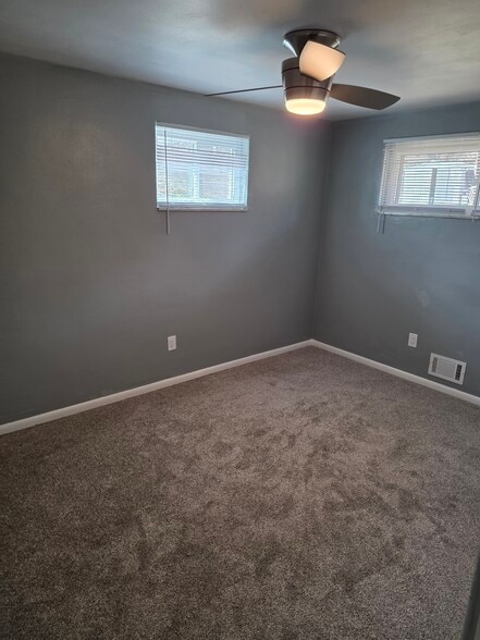 Building Photo - 5052 Azalea Dr