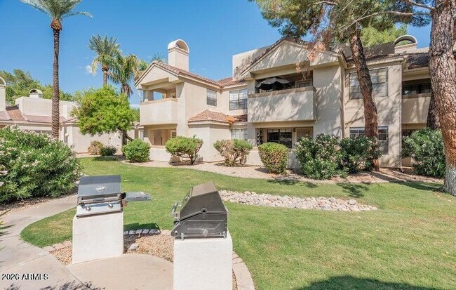 Building Photo - 6885 E Cochise Rd